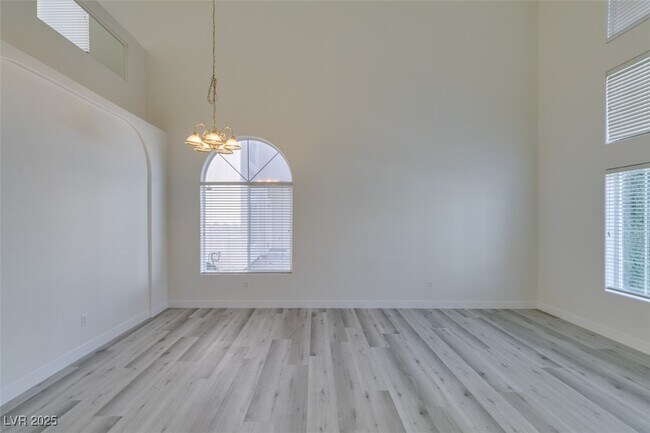 Building Photo - 1581 Peaceful Pine St