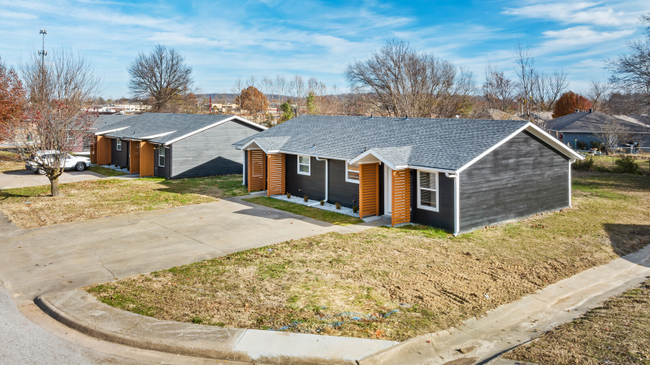 Building Photo - 402 Trailside Ter