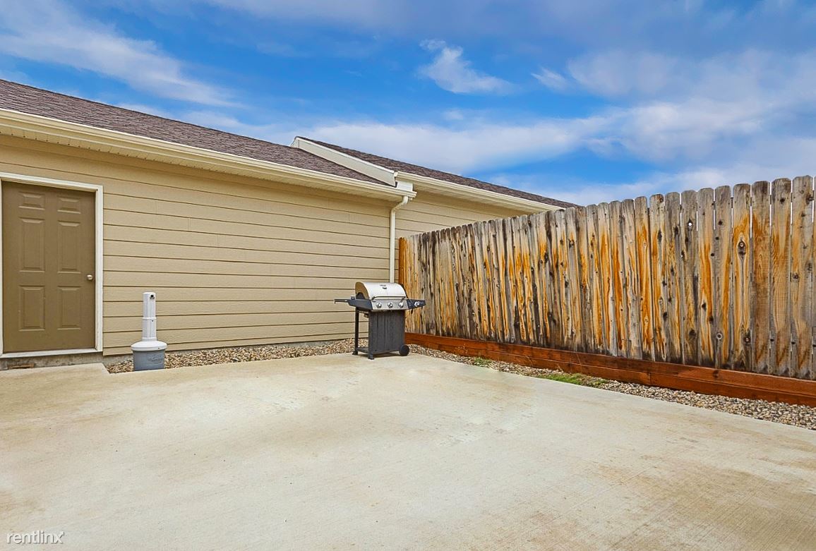 Foto principal - 1535 19th Ave W