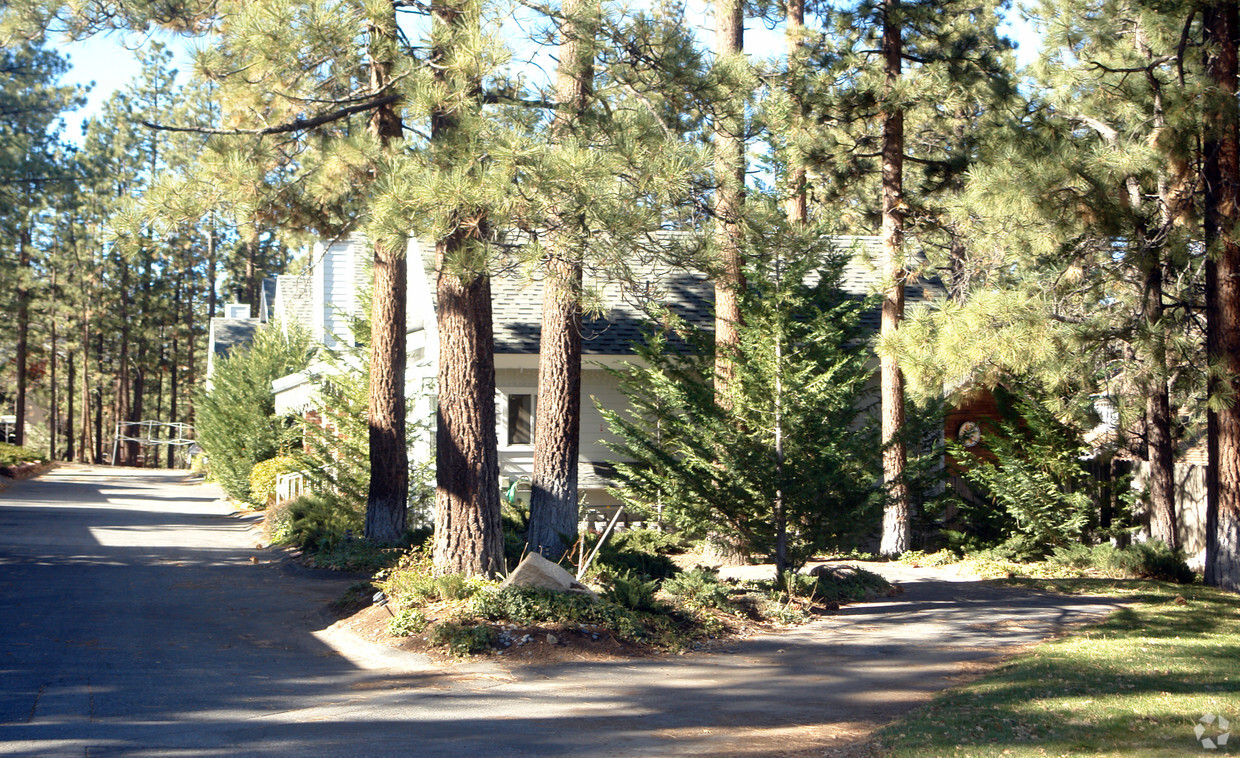 Building Photo - 696 Jeffries Rd