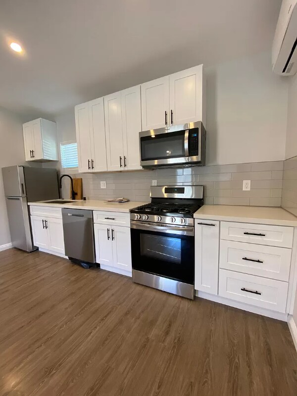 Foto del edificio - 22139 Strathern St