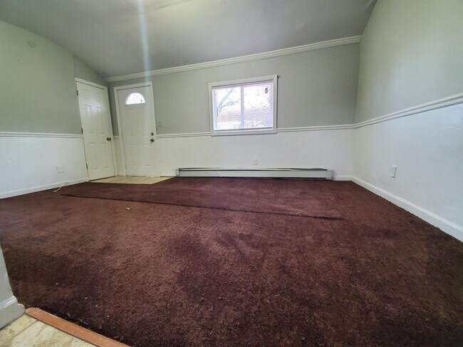 Building Photo - 642 Meade Ave