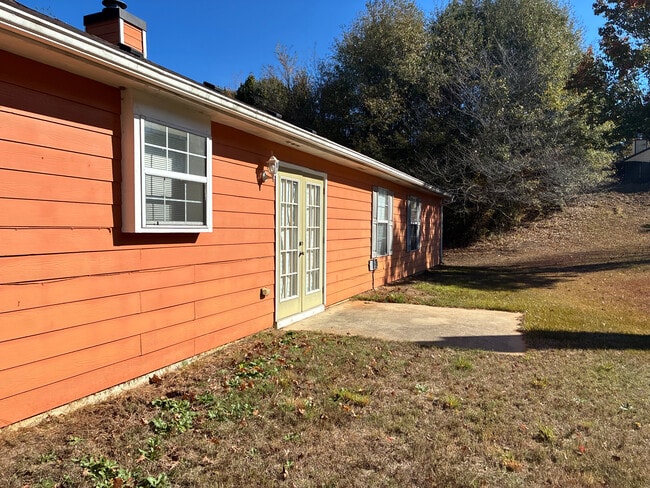 Building Photo - Room in House on Klondike River Rd