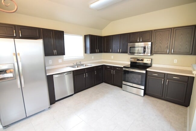 Building Photo - 7325 Bluegrass Ct