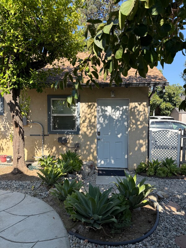 Foto principal - 1970 N Raymond Ave