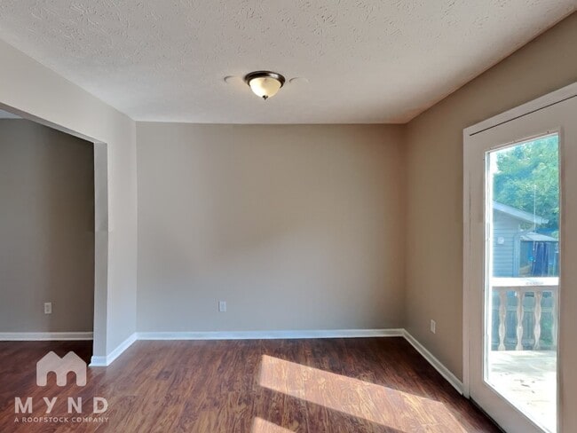 Building Photo - 830 Upwoods Dr