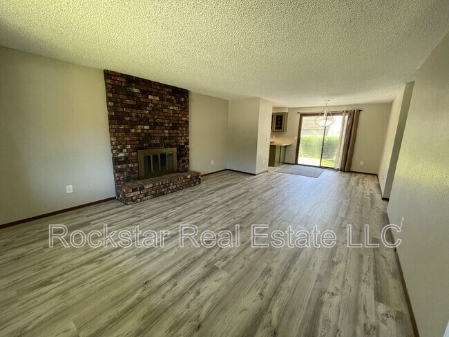 Foto del edificio - 9514 N Howard St
