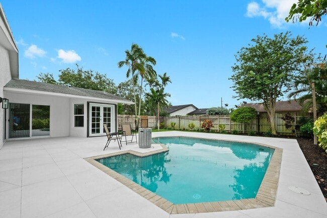 Photo - 561 SW 168th Terrace House