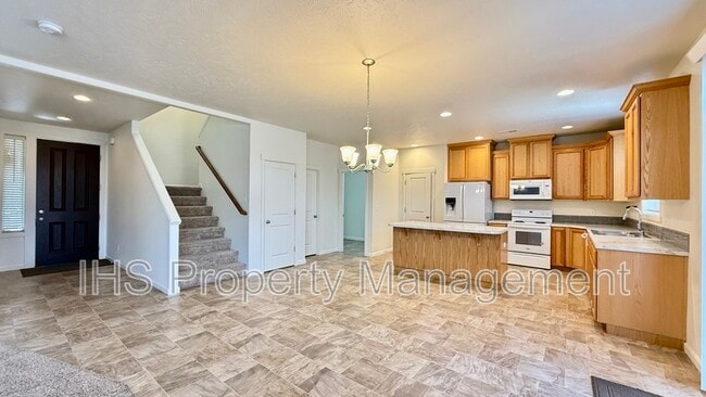 Building Photo - 5903 Pierre Dr