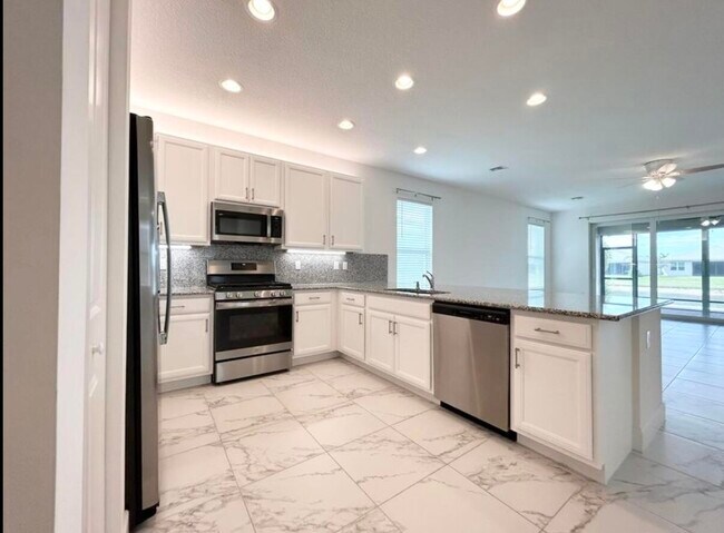 Building Photo - 11650 SW Moon River Way