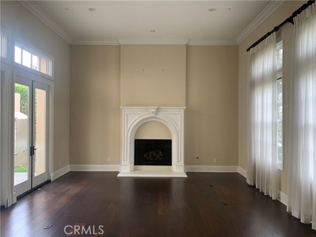 Building Photo - 732 Carriage House Dr