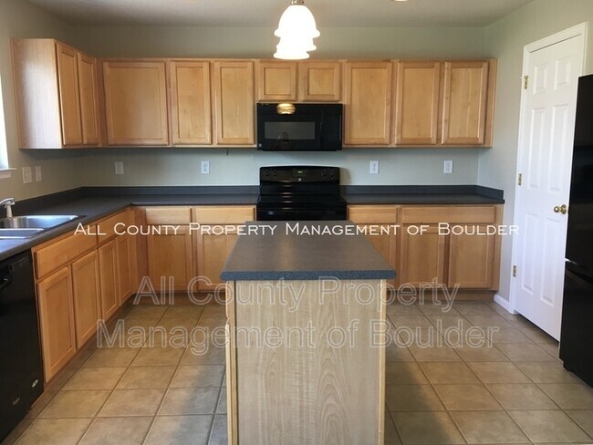 Foto del edificio - 745 Lehigh Cir