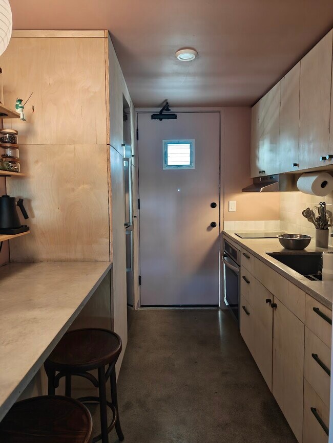 Foto del edificio - 1419 Dominis St