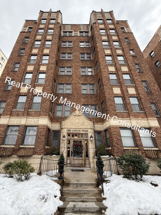 Primary Photo - Prime Plaza Location 2 bed 2 bath in Eugen...