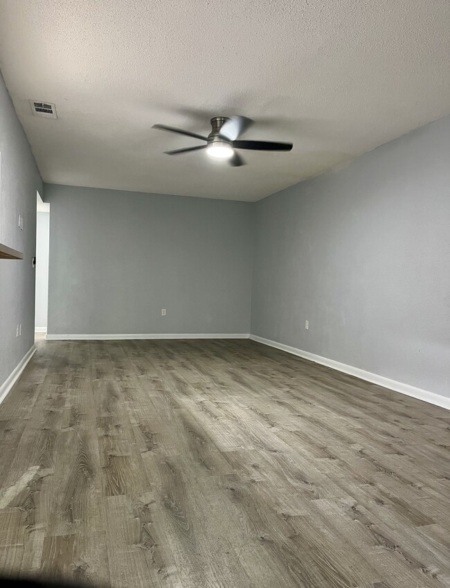 Building Photo - 501 SW 75th St