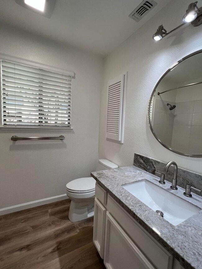 Foto del edificio - Beautiful 3 Bedroom Home in Roseville