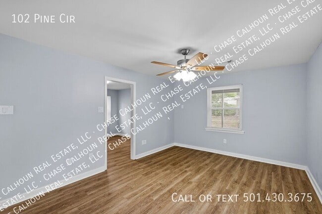 Foto del edificio - 102 Pine Cir