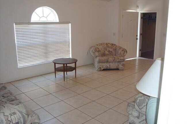Foto del edificio - 8629 Claiborne Ct