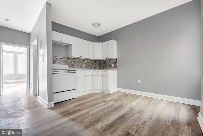 Building Photo - 606 S 52nd St