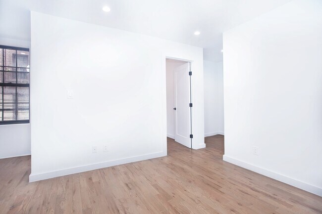 Foto del edificio - 211 W 149th St