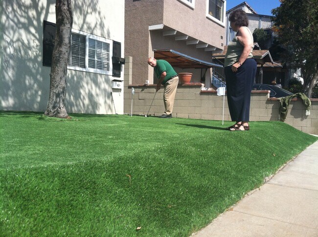 Front Yard 4 Hole Putting Green - 131 Monterey Blvd
