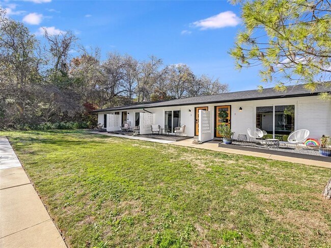 Foto del edificio - 1219 Hollow Creek Dr