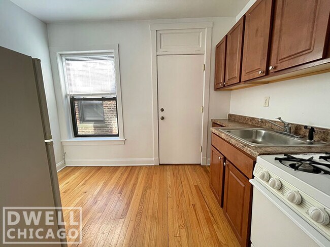 Foto del edificio - 2639 N Spaulding Ave