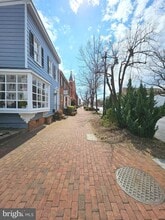 Building Photo - 600 S Washington St