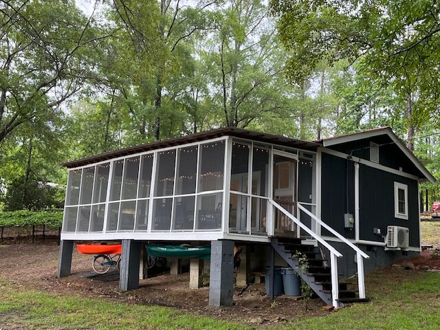 Primary Photo - 2207 White Oak Ln