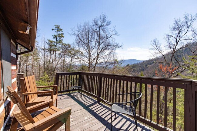 Building Photo - 2747 Overholt Trail