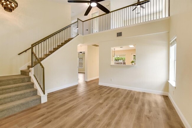 Building Photo - 909 Moser River Dr
