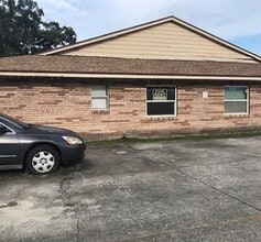 Building Photo - 3124 Bloomingdale Villas Ct