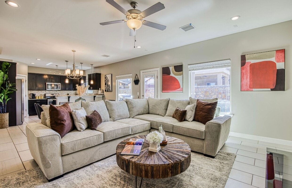 Primary Photo - Furnished Eastside Beautiful 3 bed/2 baths...