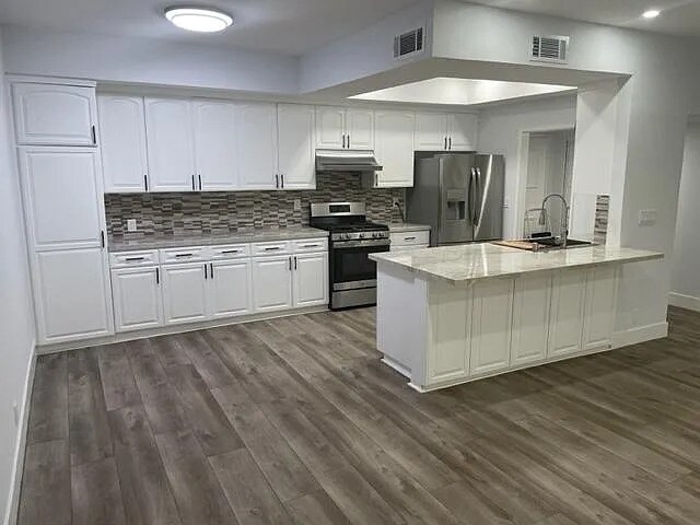 Foto del edificio - 5139 Balboa Blvd