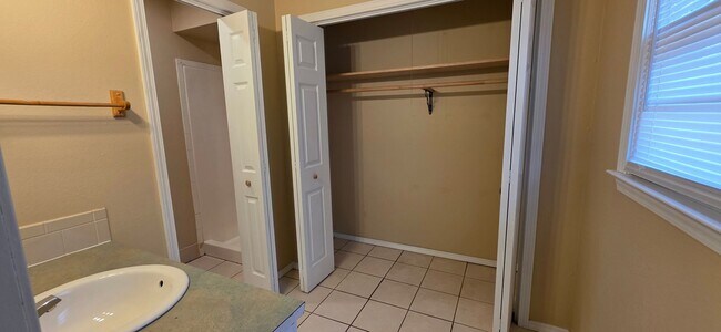 Foto del edificio - 3 Bedroom 2 Bathroom home in Kickapoo Schools! $1295!