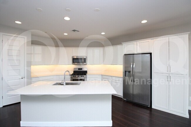 Foto del edificio - 9830 E Tahoe Ave