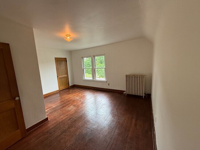Dormitorio - 1500 Jiroch St
