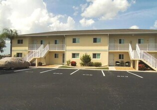 Building Photo - 12538 SW Kingsway Cir