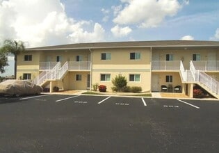 Building Photo - 12538 SW Kingsway Cir