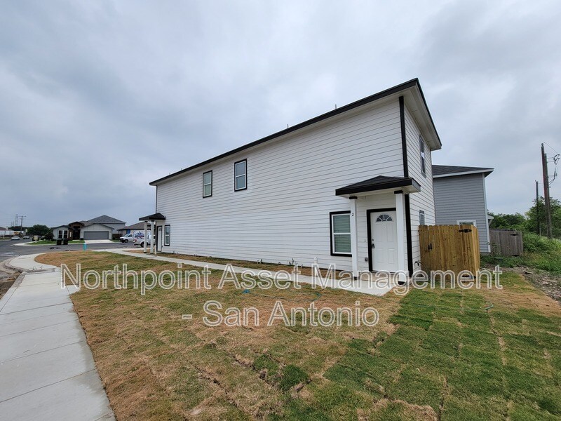 8735 Key Windy Way Unit 102, Converse, TX 78109 Condo for Rent in