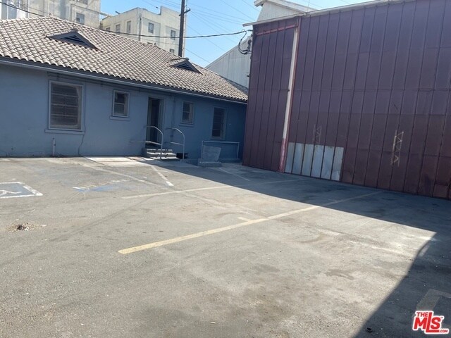 Foto del edificio - 1862 E 55th St