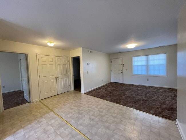 Foto del edificio - Two Bedroom Apartment for Rent