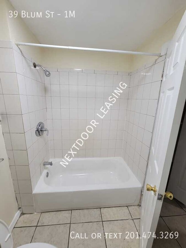 Foto del edificio - 39 Blum St