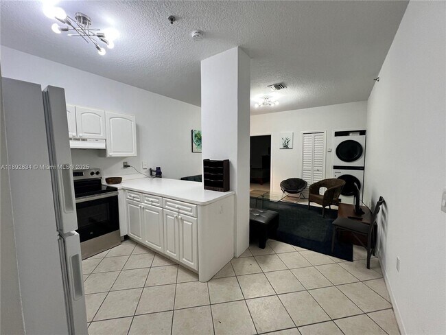 Foto del edificio - 2734 Bird Ave