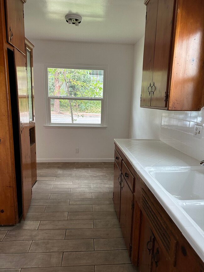 Kitchen - 4031 Van Buren Pl