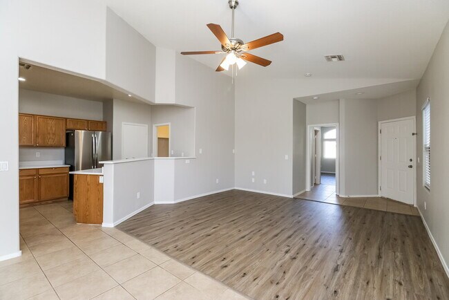 Foto del edificio - 5841 E Norland St