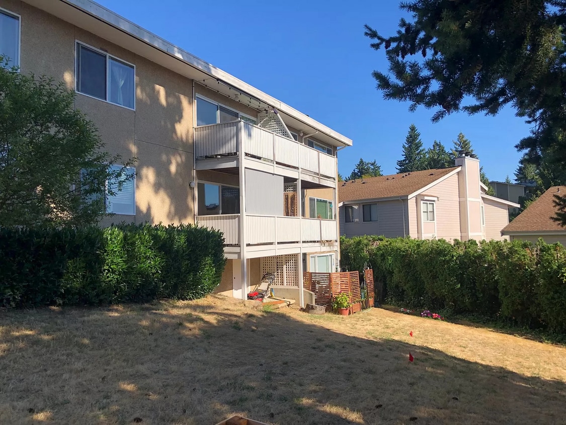 9911 NE 119th Ct Unit C, Kirkland, WA 98034 Condo for Rent in