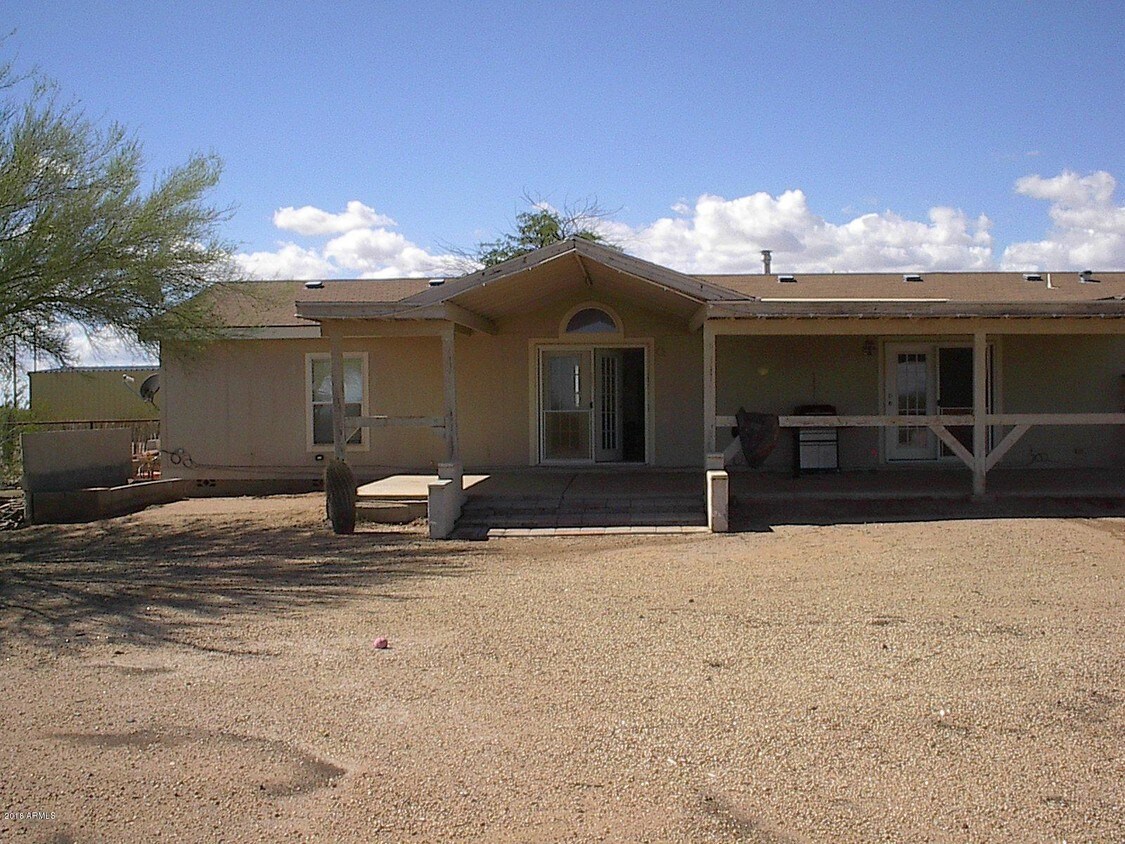 22519 W Montgomery Rd, Wittmann, AZ 85361 House for Rent in Wittmann