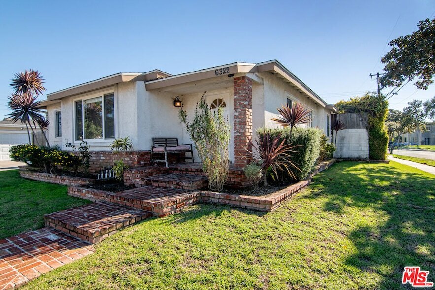 Foto principal - 6322 W 79th St