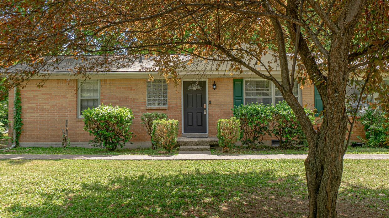 1203 Brookwood Ave, Franklin, TN 37064 Townhome Rentals in Franklin